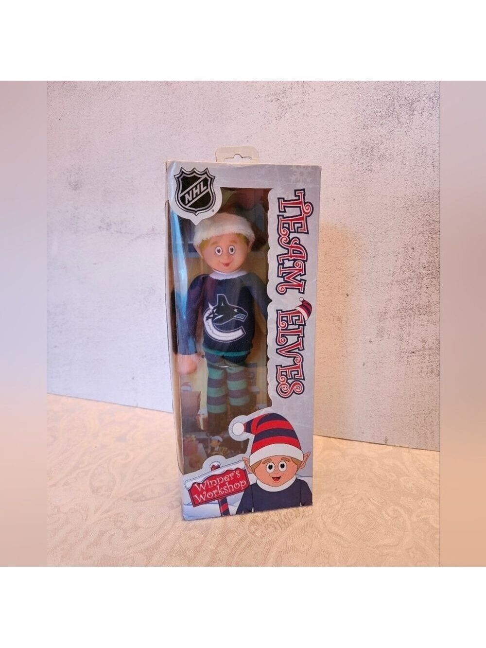 Winner's Workshop Team Elves Vancouver Canucks Officially Licensed NHL Elf, NEW